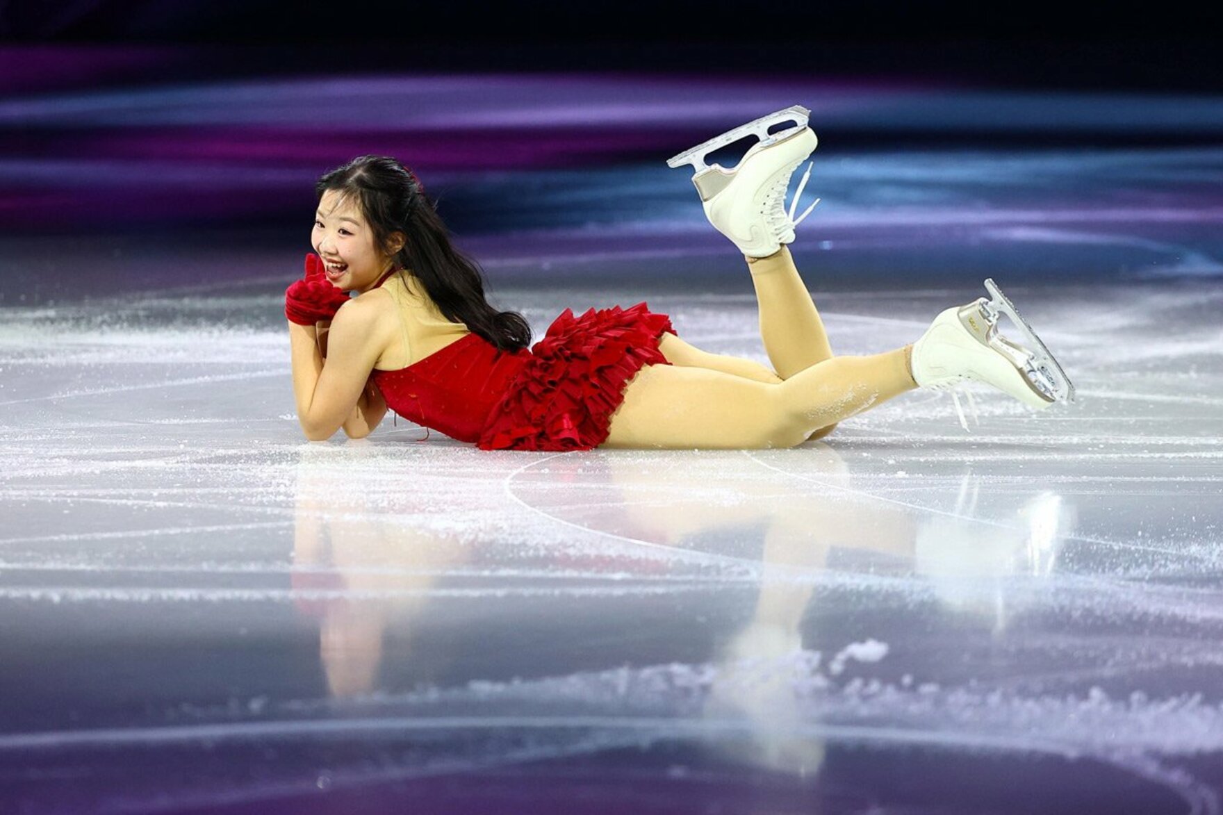 中井亜美が見せた腹ばいポーズ