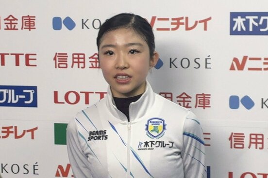 練習後に報道陣の取材に応じる千葉百音