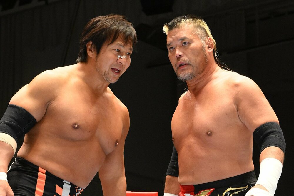 小島聡(左)との「テンコジ」タッグで親しまれた