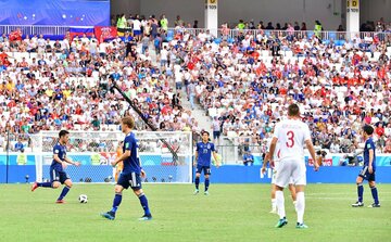  ボール回しを始めた日本にスタンドは騒然