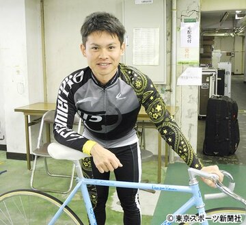  負けん気の強い勝谷勝治。小兵でも力勝負でバンクを沸かす