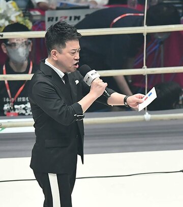  リングアナウンサーを務めた宮迫博之