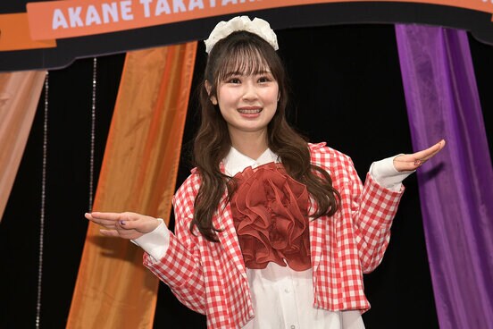 取材に応じた高柳明音
