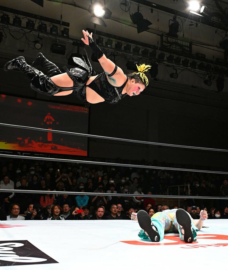 天咲光由(下)にとどめを刺す刀羅ナツコ