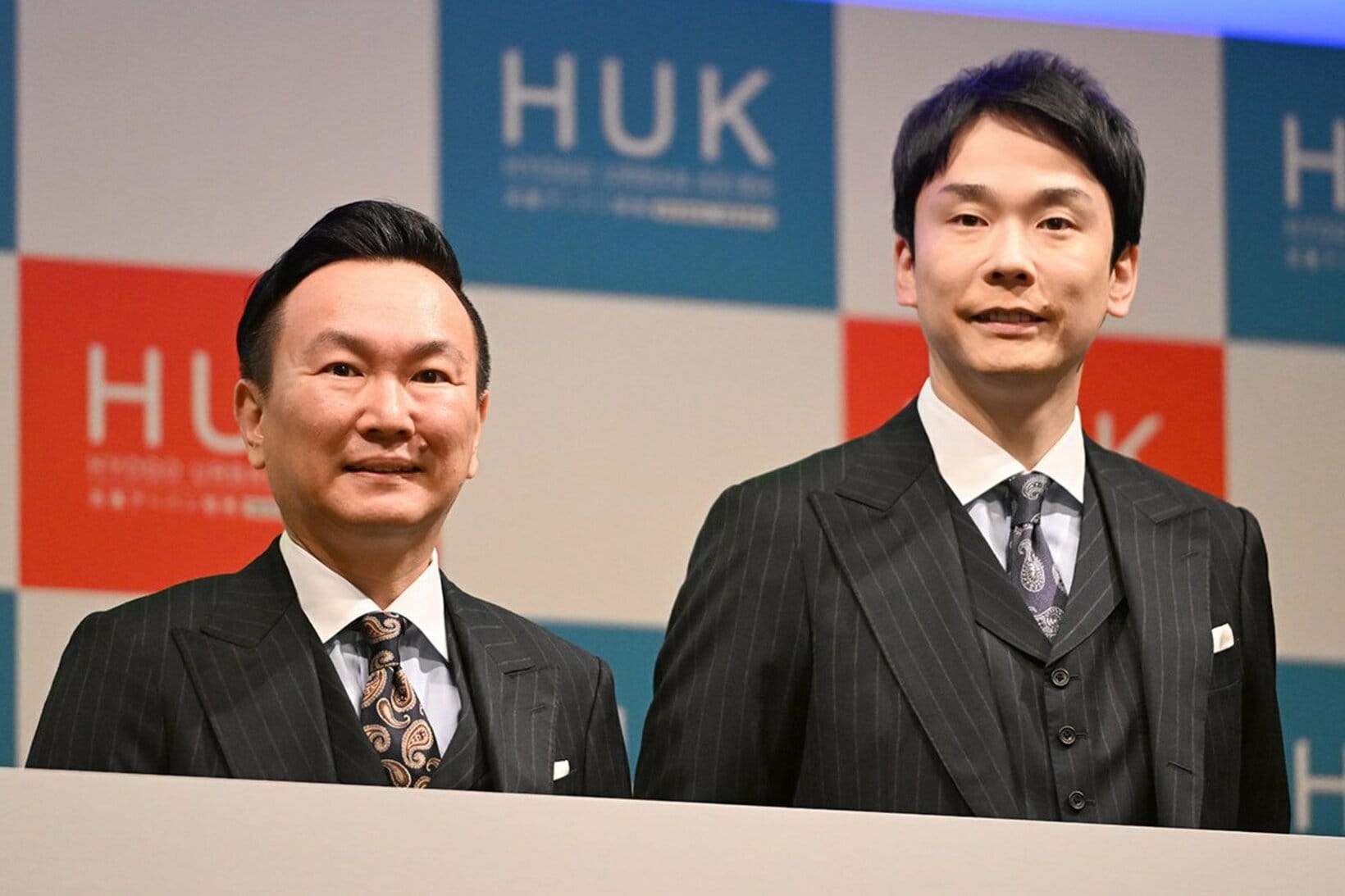 かまいたちの山内健司(左)と濱家隆一