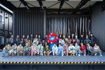 万博のステージに立ったJr.EXILEの面々