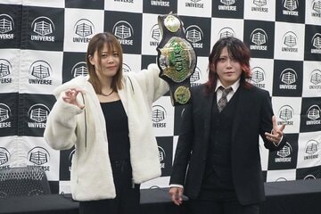 岩谷麻優のGHC女子王座に挑戦する林下詩美（右）