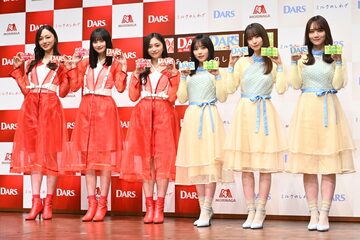 左から乃木坂４６の梅澤美波、遠藤さくら、井上和、与田裕希、菅原咲月、田村真佑