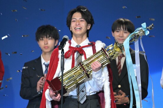 グランプリ受賞に感無量の楢崎悠亮さん