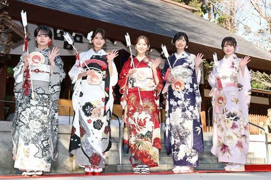 （左から）瀬戸口心月、奥田いろは、菅原咲月、五百城茉央、愛宕心響