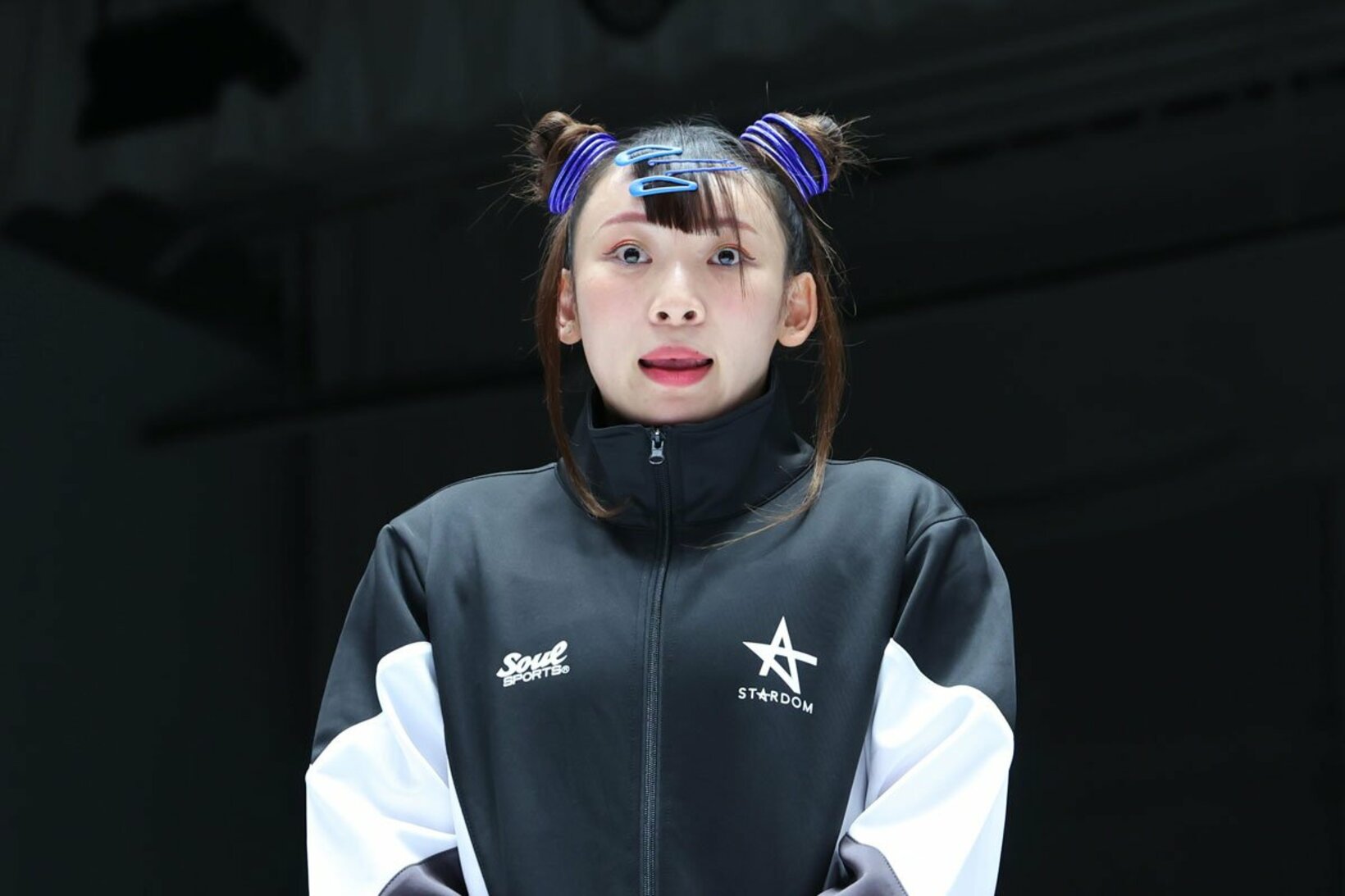 緊張した表情のフワちゃん
