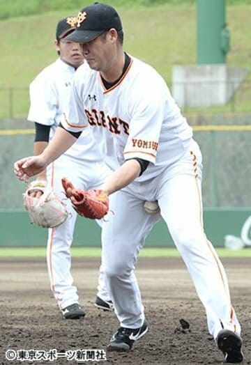 打球が大竹の股間にクリーンヒット