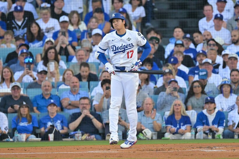 初回、四球を選んだ大谷翔平（ロイター）