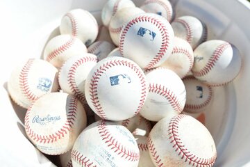 ロビンソン氏の銅像が再建されることに（写真はイメージ）