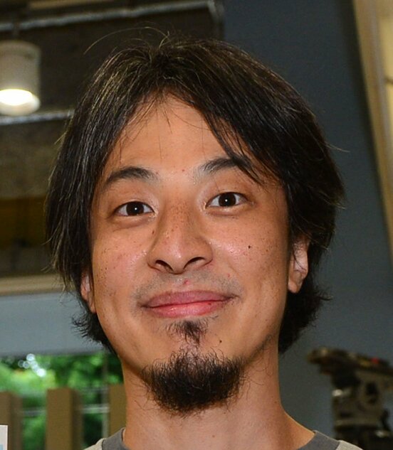 妻が反論に出たひろゆき氏(東スポWeb)