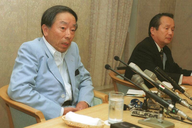 引責辞任した近鉄の永井球団社長(2004年9月)