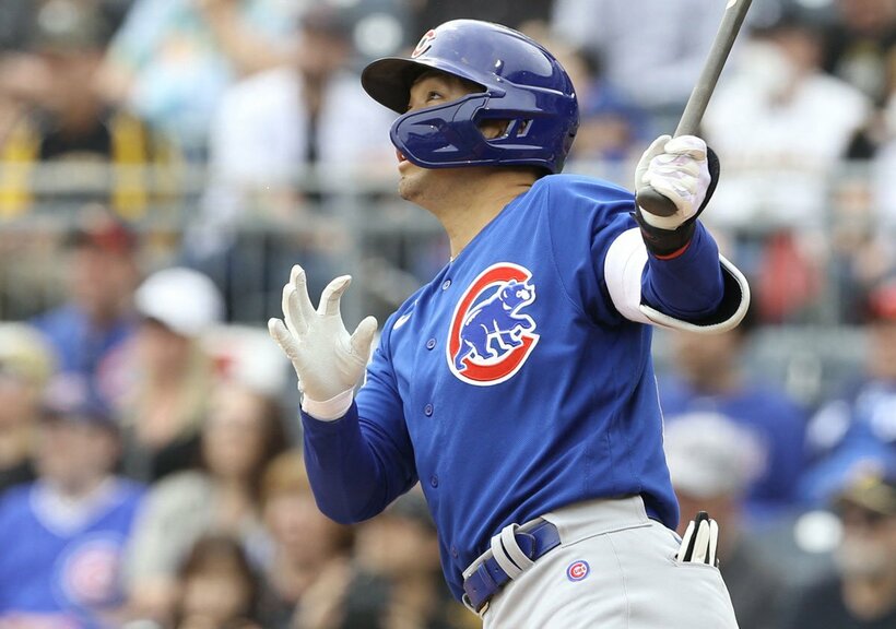  安打をはなつ鈴木誠也（ロイター）