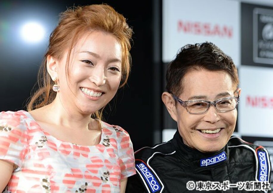  加藤茶（右）と妻・綾菜