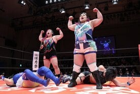 圧倒的なパワーを見せた橋本千紘(左)と優宇(東スポWeb)