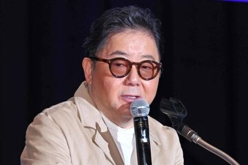 総合プロデューサーを務める秋元康氏