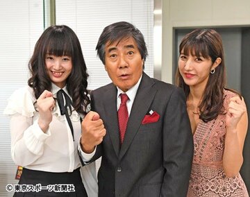  左から渡辺万美、村西とおる監督、原子あずめ