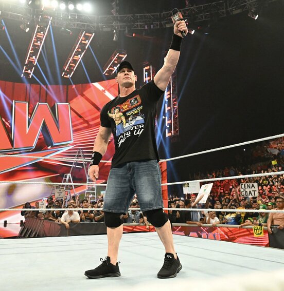  リングに上がったジョン・シナ（ⓒ2022-WWE,-Inc.-All-Rights-Reserved.-）