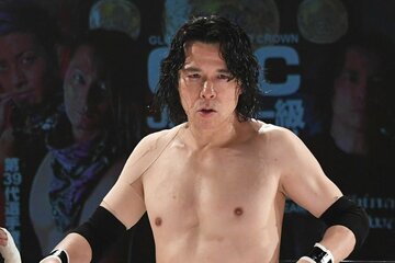 引退を発表した小川良成