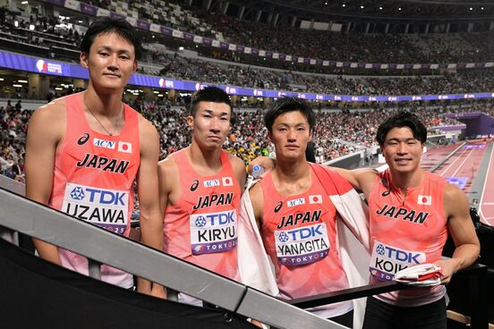 男子４×１００ｍ決勝に出場した（左から）鵜沢飛羽、桐生祥秀、柳田大輝、小池祐貴