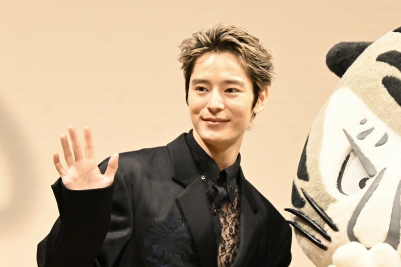 報道内覧会に出席した塩野瑛久