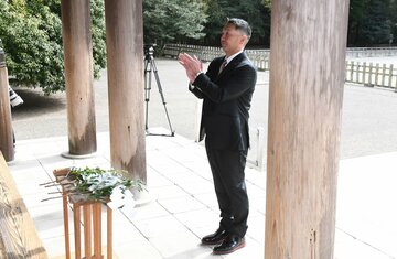 宮崎神宮を参拝した巨人・阿部監督