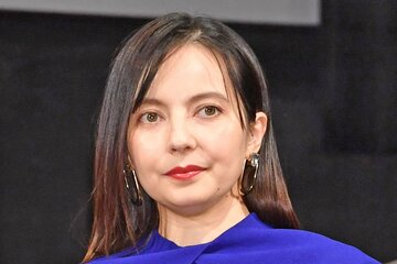 看病するベッキー