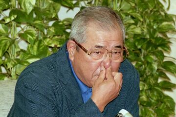 ９８年９月、同年限りでの退任を発表した野村監督