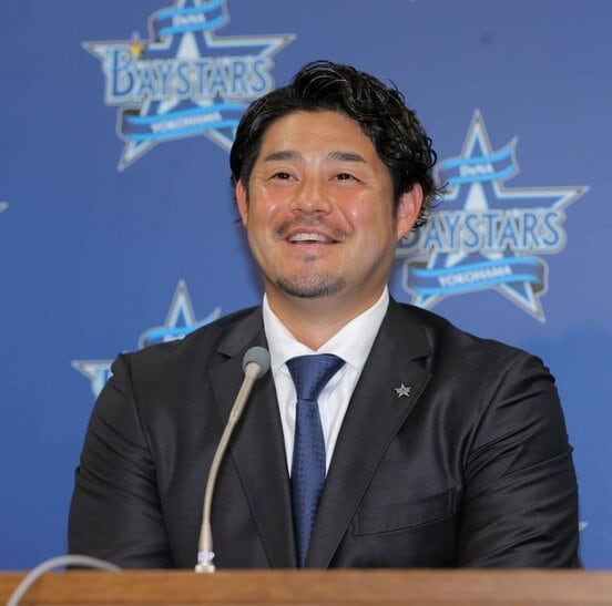  記者会見をする宮崎敏郎（代表撮影）