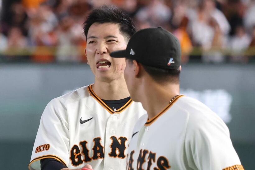 沈痛な表情を浮かべた戸郷翔征