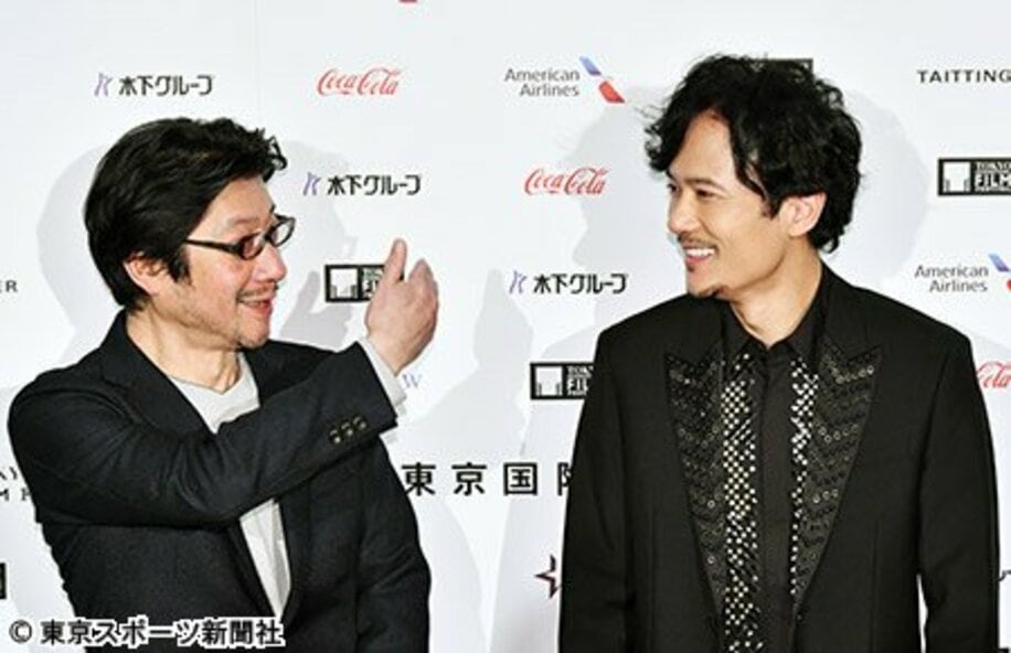  映画「半世界」に主演した稲垣吾郎（右）と阪本順治監督