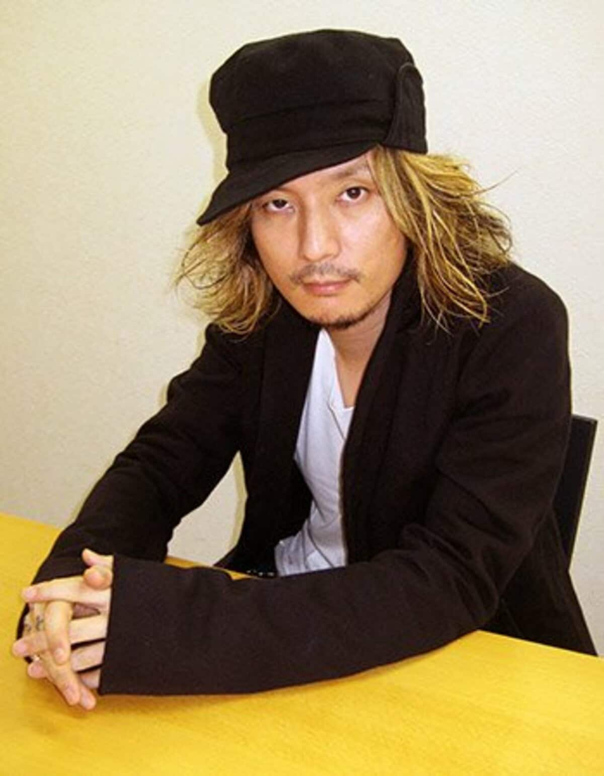 写真：「DIR EN GREY」リーダー衝撃告白「ピックが持てない