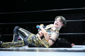 さくらを鬼の形相で攻める八神蘭奈
