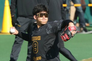 自主トレを行った阪神ドラフト１位の立石正広