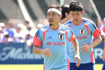 気合十分のDF長友佑都