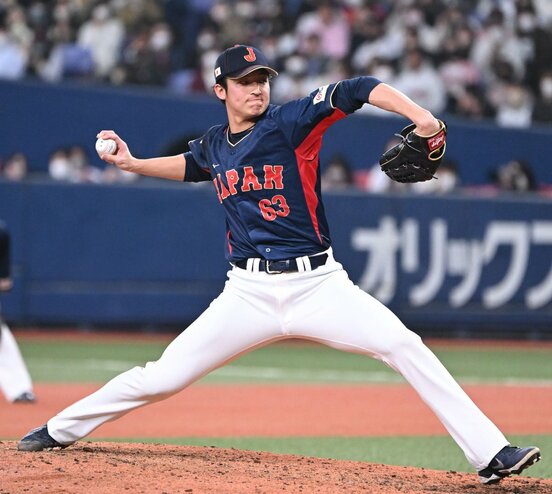 ９回を締めた山崎颯一郎