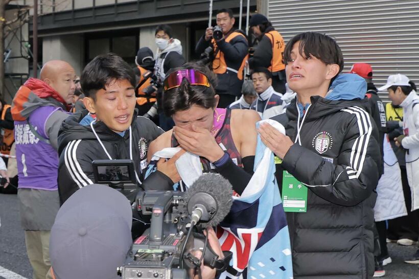 総合２位に涙する国学院大・10区・尾熊迅斗（代表撮影）