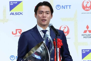 日本プロスポーツ大賞を受けたドジャース・山本由伸
