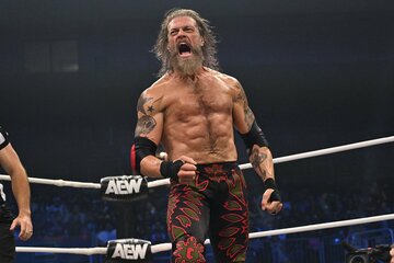 オカダと敵対する元WWEエッジのアダム・コープランド ©All Elite Wrestling
