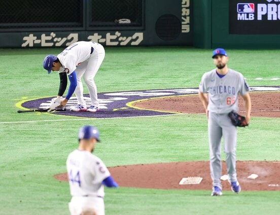 ７回二死二塁の場面で大谷は申告敬遠。東京ドームはブーイングに包まれた