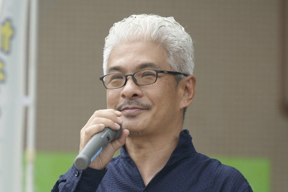 小塚祥吾氏
