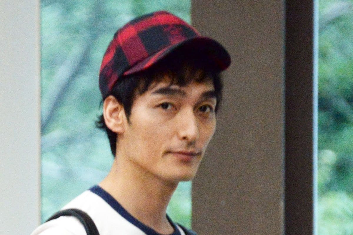 1ページ目】草彅剛〝奇行〟目撃情報 六本木、西麻布で！通行人「なんだ