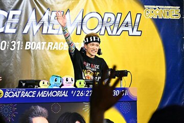 ９Ｒを勝ち公開勝利者インタビューに登場した西山貴浩