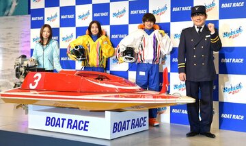  左からＭＥＧＵＭＩ、芋生悠、神尾楓珠、飯尾和樹