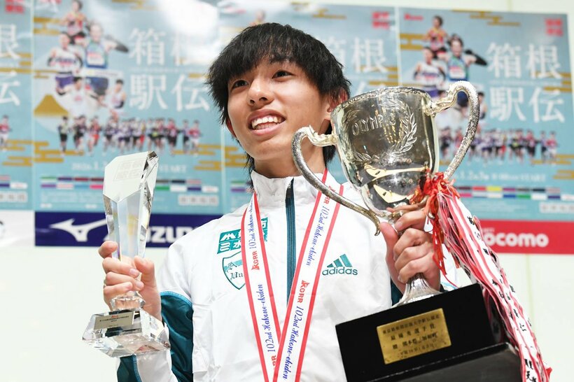 今大会のＭＶＰと金栗四三杯をＷ受賞した青学大のエース・黒田朝日