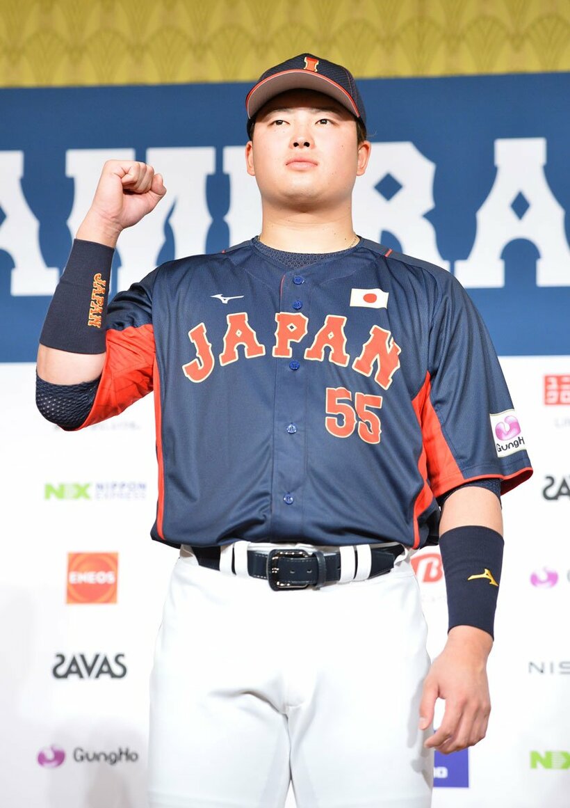  新ユニフォーム発表記者会見に出席したヤクルト・村上（東スポWeb）